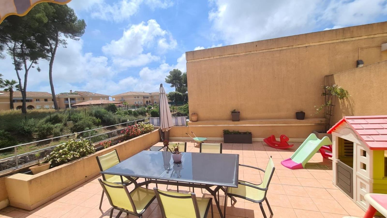 Coin De Paradis, Piscine, Parking, Terrasse Apartment