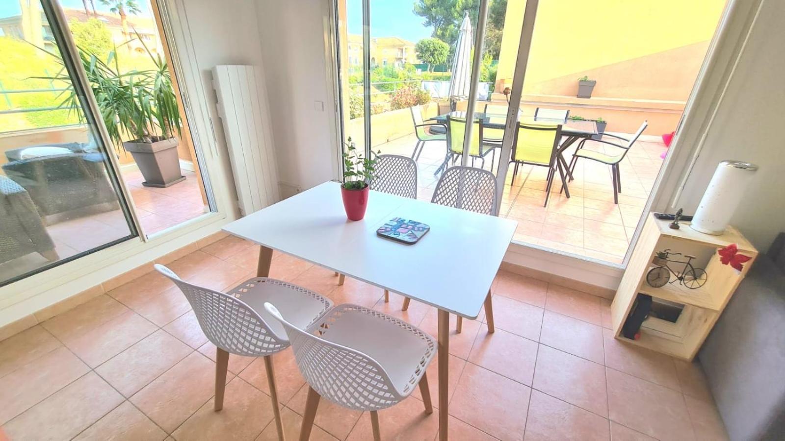 Appartement Coin De Paradis, Piscine, Parking, Terrasse *
