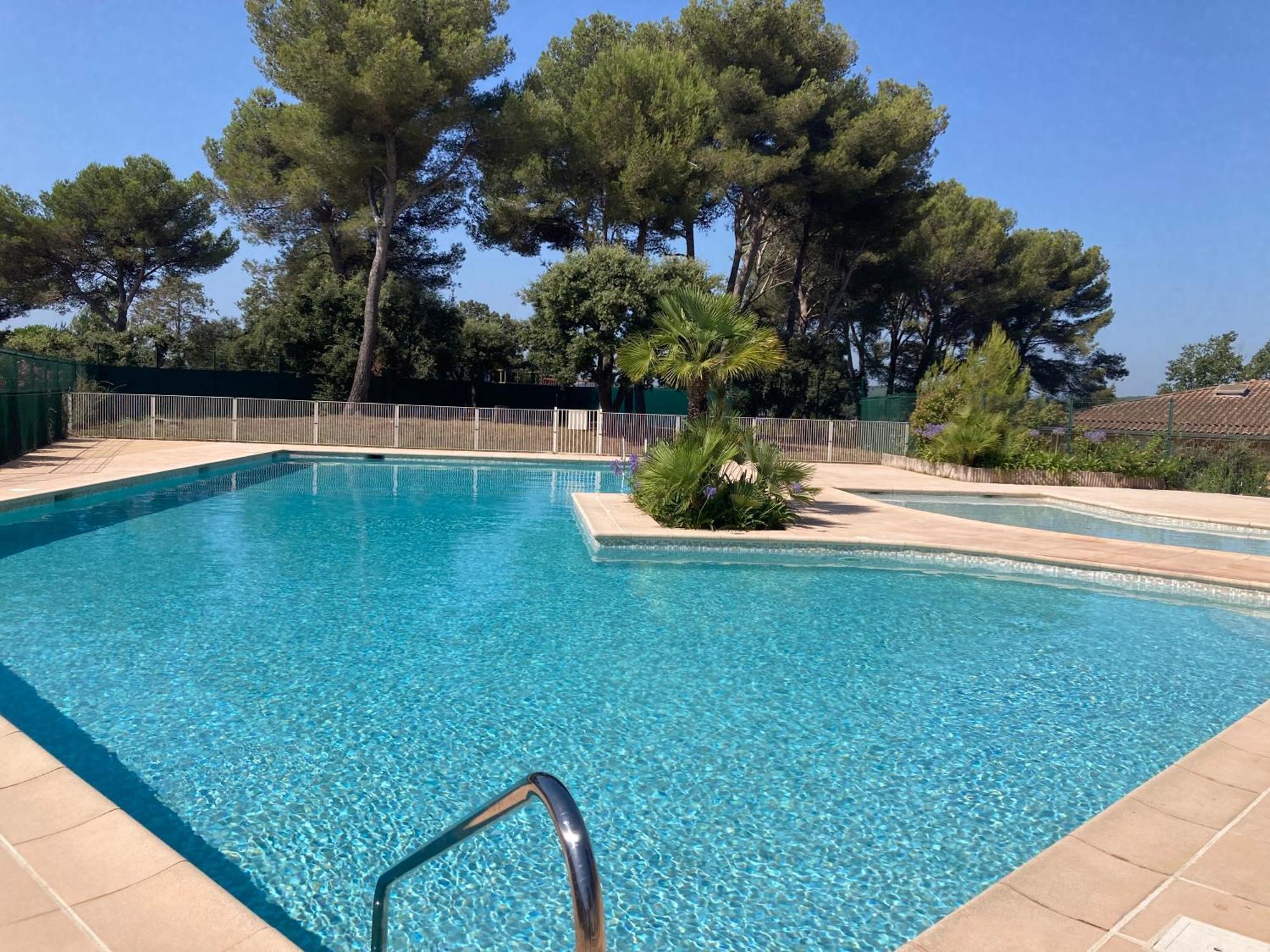 Appartement Coin De Paradis, Piscine, Parking, Terrasse